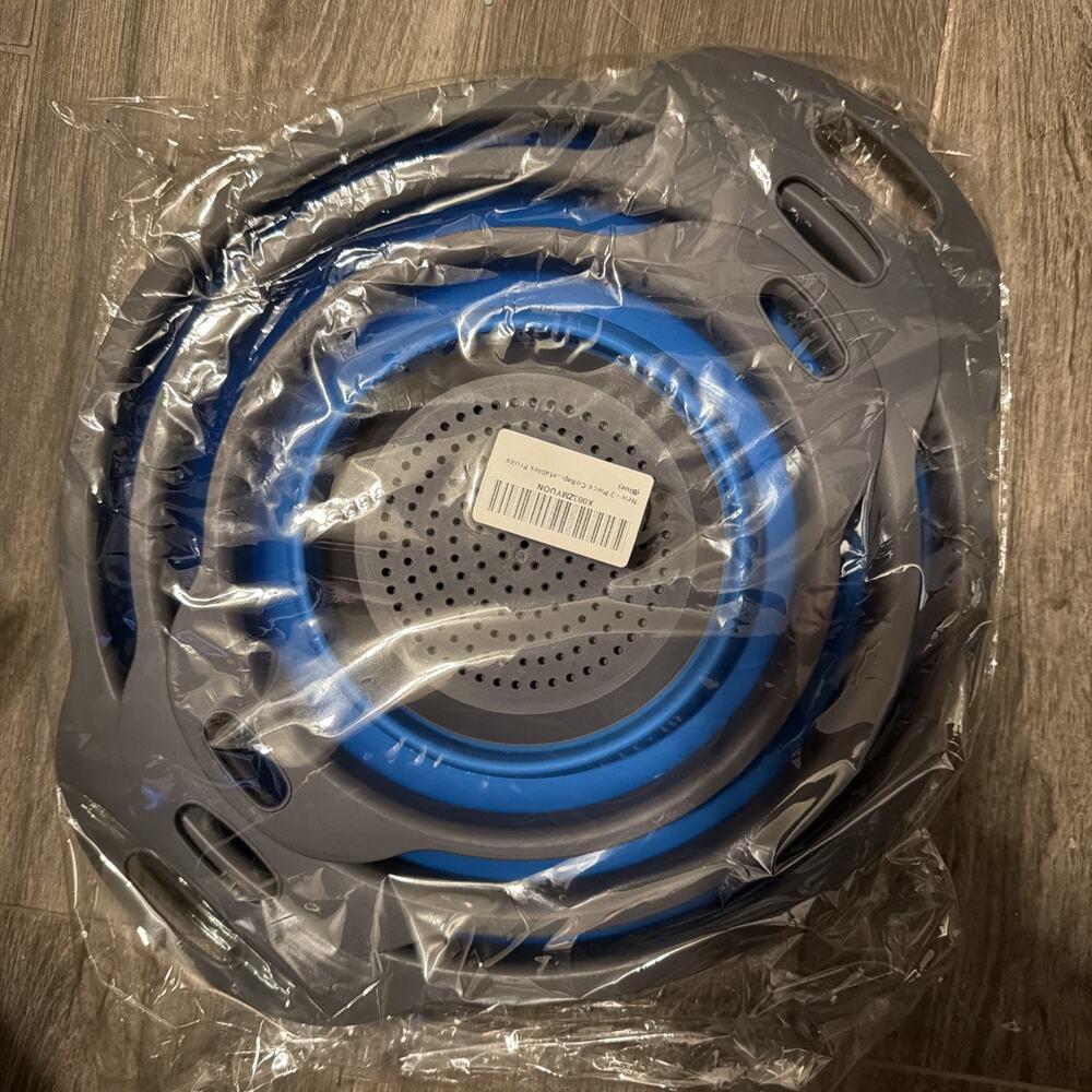 Three Piece Collapsible Strainer Colander Set With Handles. Brand New.